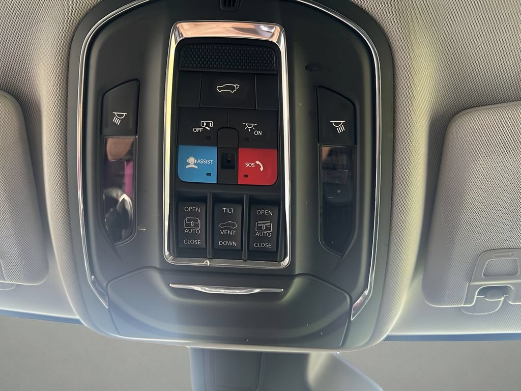 Used 2023 Jeep Grand Cherokee 4WD 4xe image 24