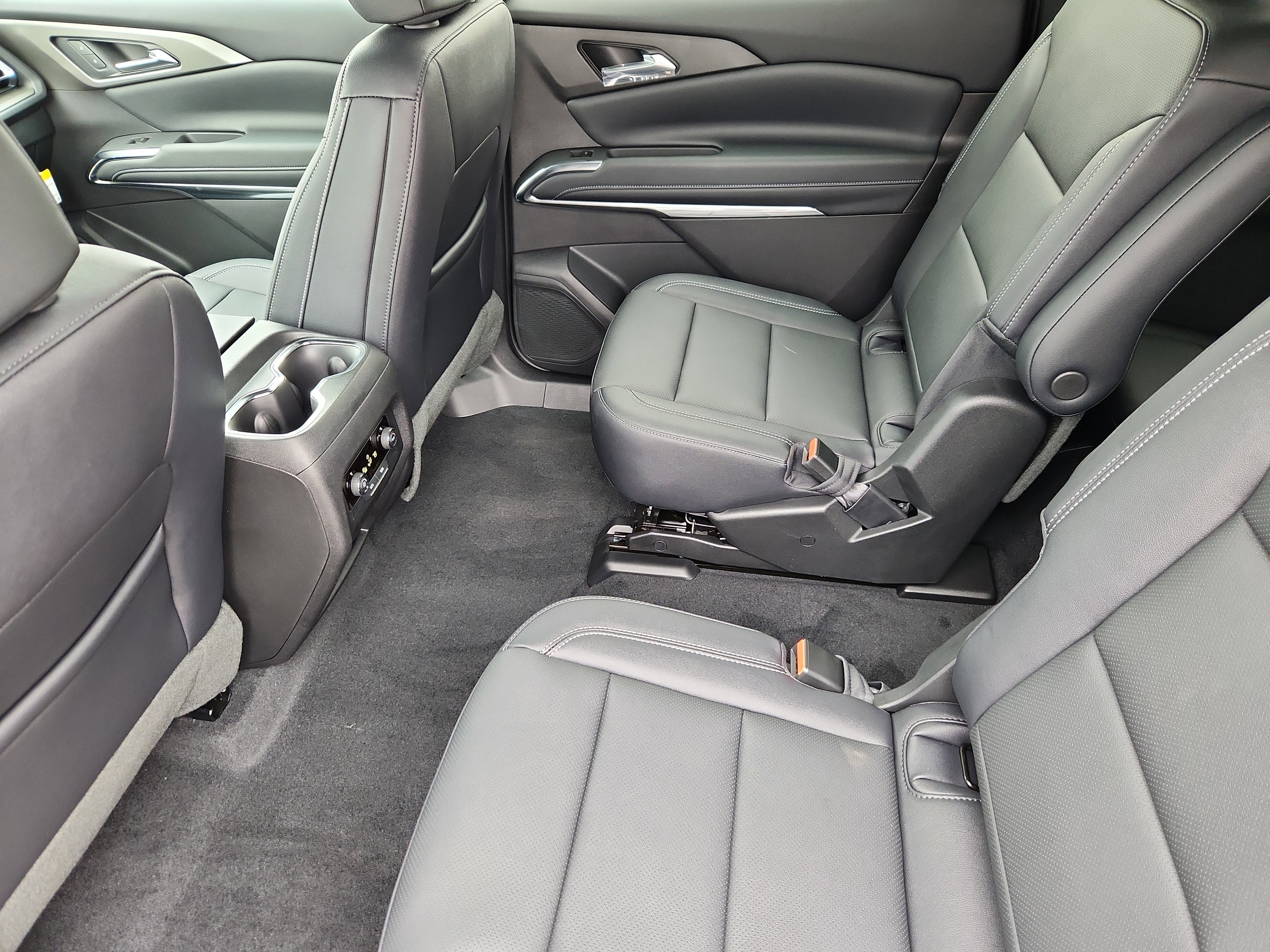 New 2026 Chevrolet Traverse LT FWD image 9