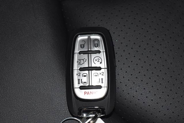 New 2026 Chrysler Pacifica Select image 22