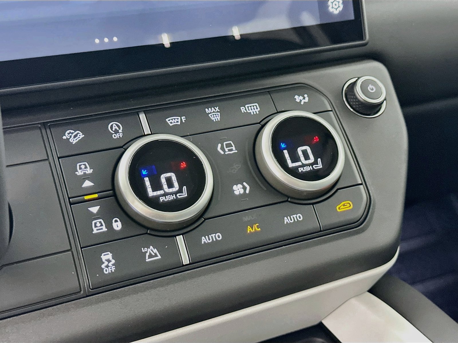New 2026 Land Rover Defender 110 S AWD/4WD image 28