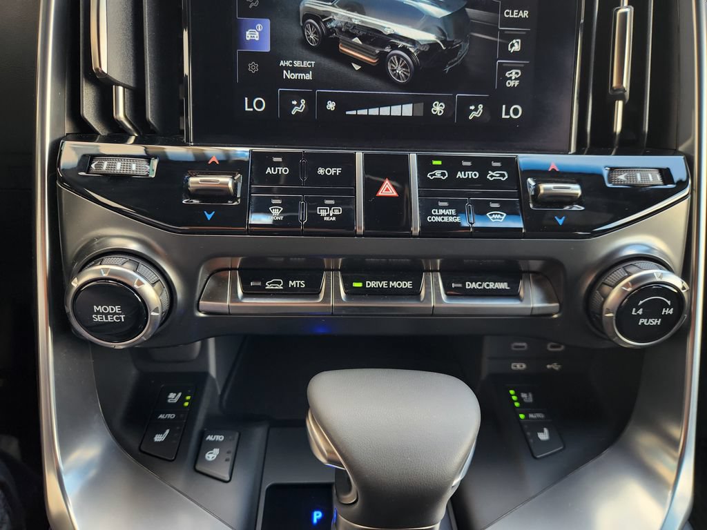 Certified 2026 Lexus LX 600 4WD w/ Appearance Package image 19