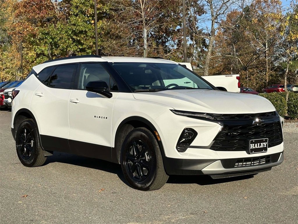 New 2025 Chevrolet Blazer LT w/ Midnight/Sport Edition image 2