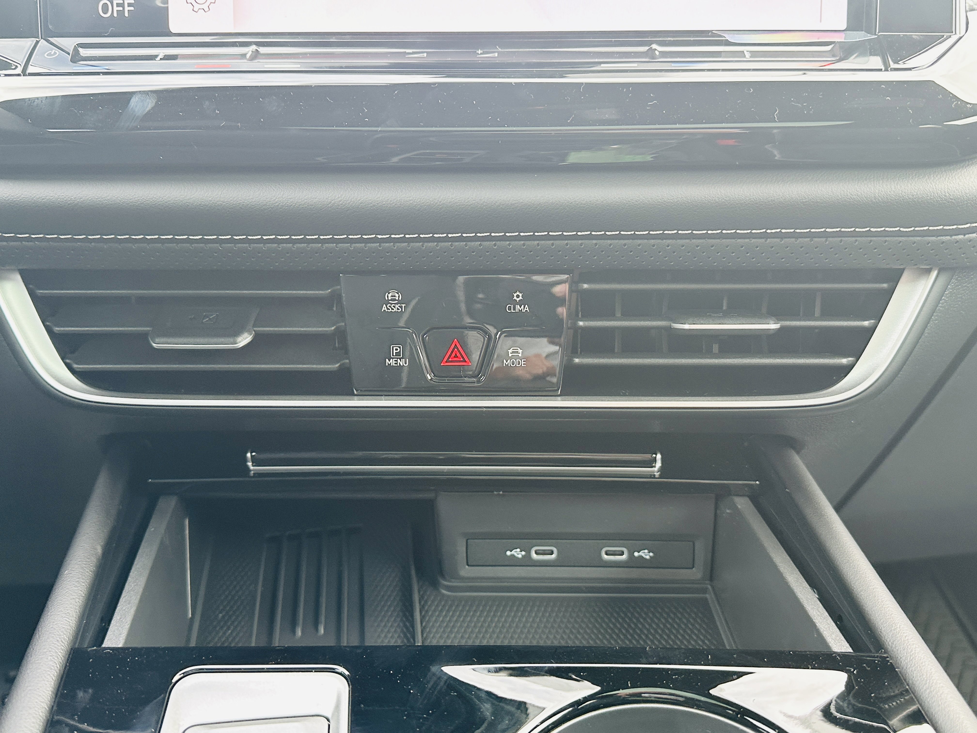 New 2026 Volkswagen Atlas Cross Sport SEL Premium R-Line image 16