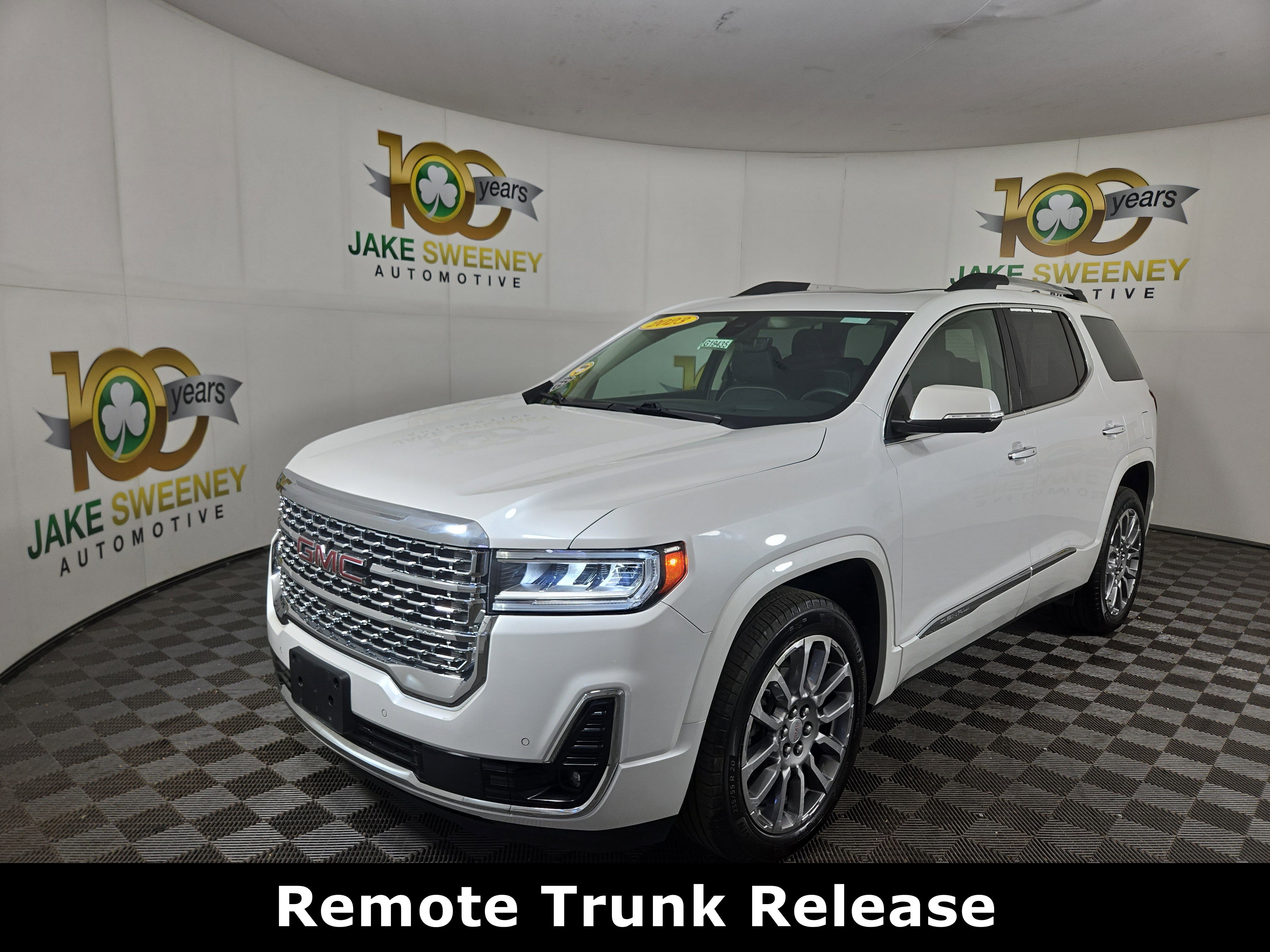 Certified 2023 GMC Acadia Denali w/ Denali Ultimate Package image 3