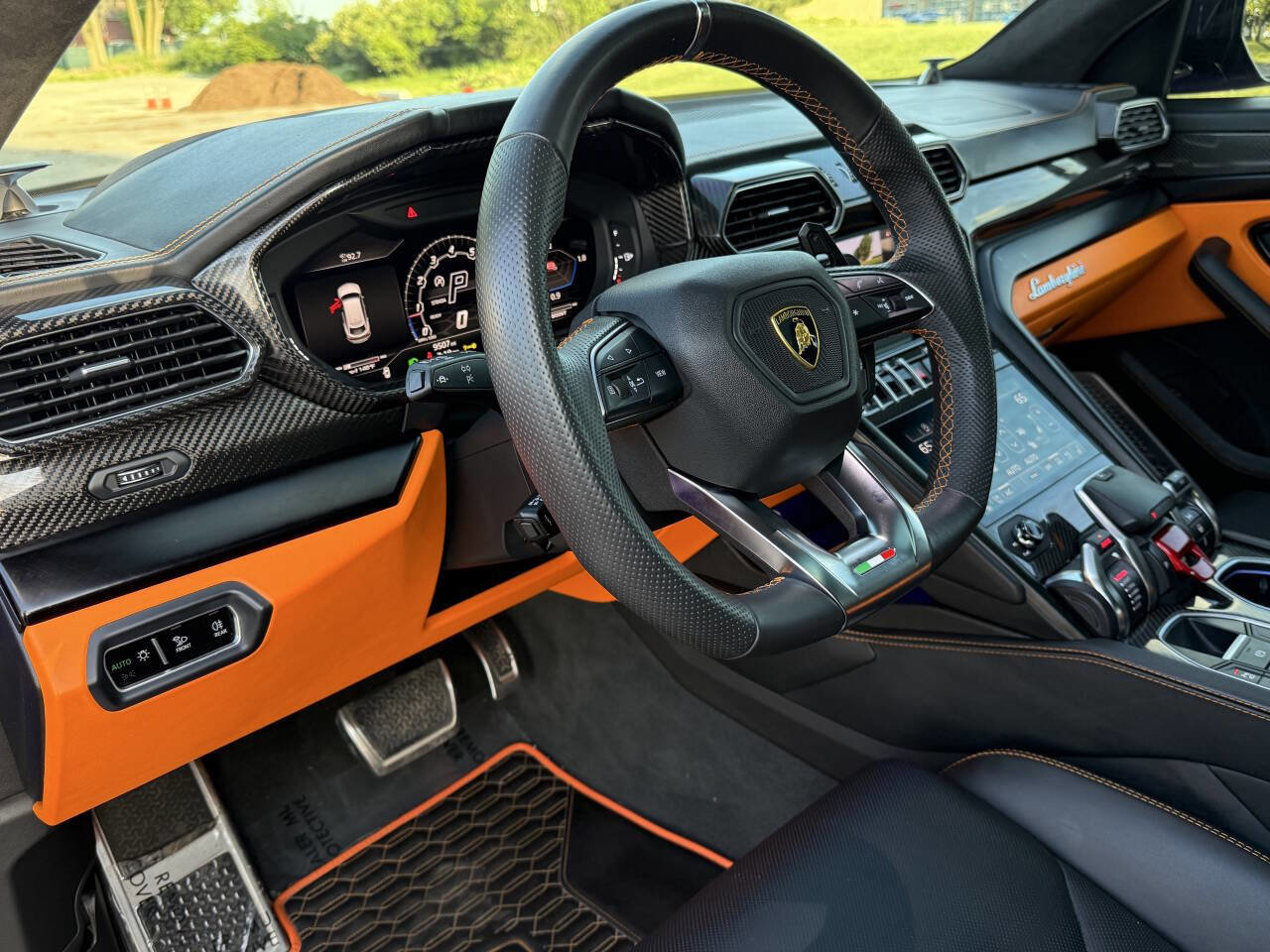 Used 2022 Lamborghini Urus image 25