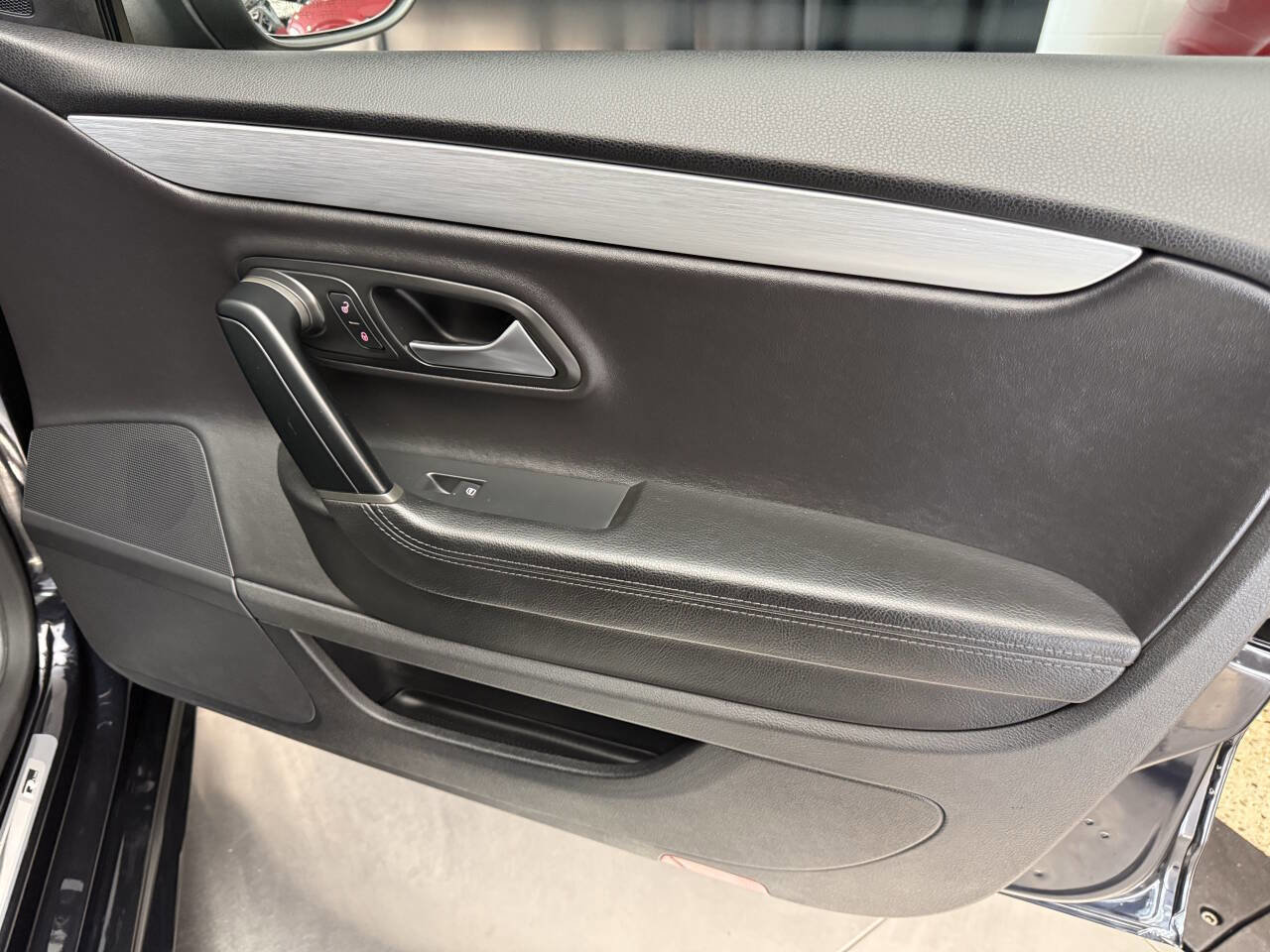 Used 2015 Volkswagen CC R-Line FWD image 23