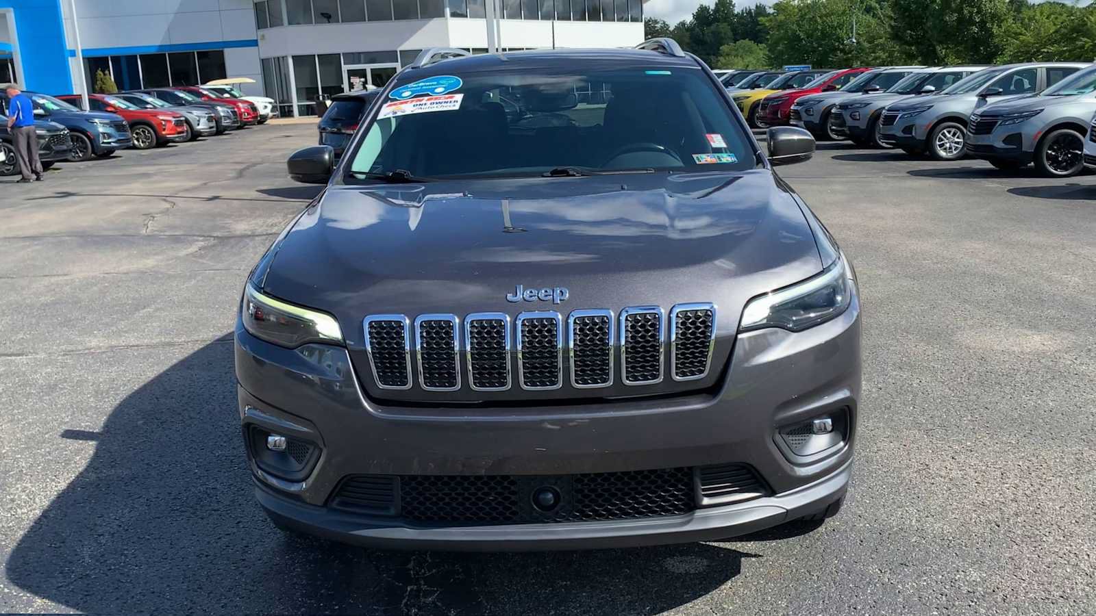 Used 2020 Jeep Cherokee Latitude Lux w/ Comfort/Convenience Group AWD/4WD image 3