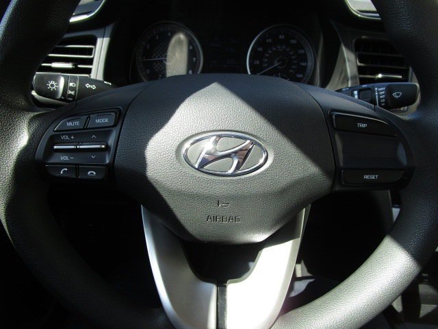 Used 2019 Hyundai Elantra SE w/ Cargo Package FWD image 18