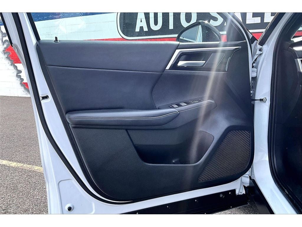 Used 2024 Mitsubishi Outlander Ralliart AWD/4WD image 19