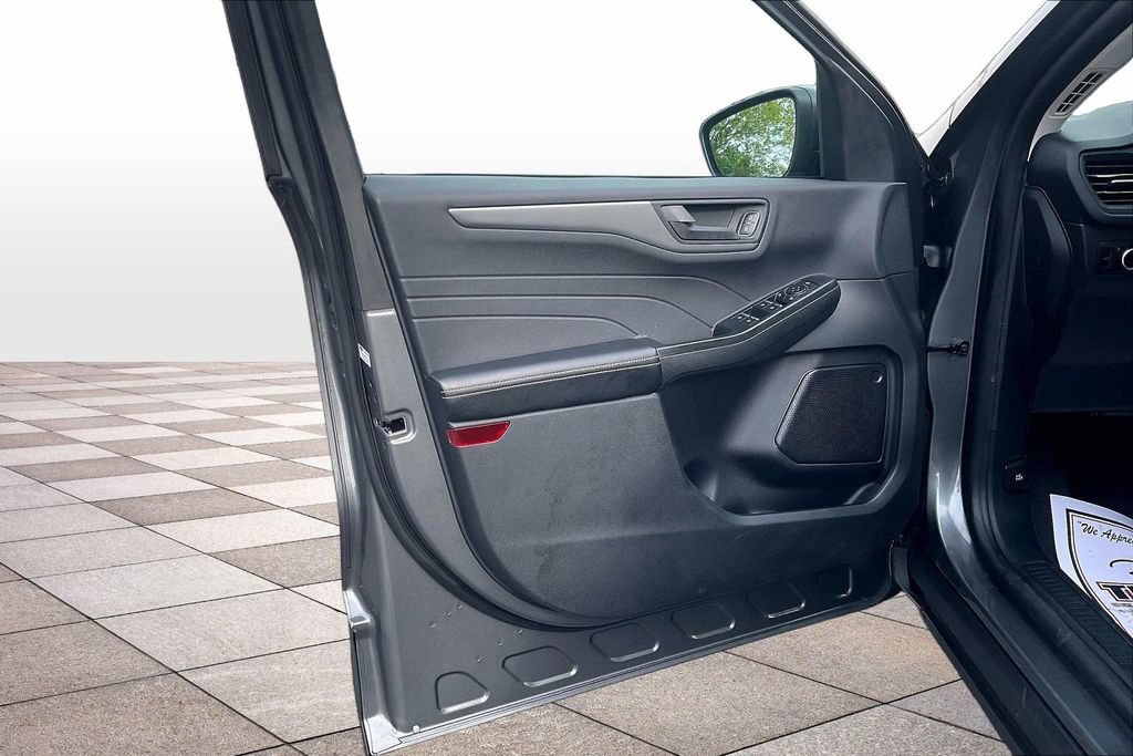 Certified 2025 Ford Escape Active w/ Tech Pack #1 FWD image 23