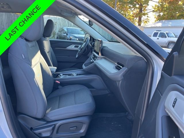 Used 2025 Ford Explorer Active image 25