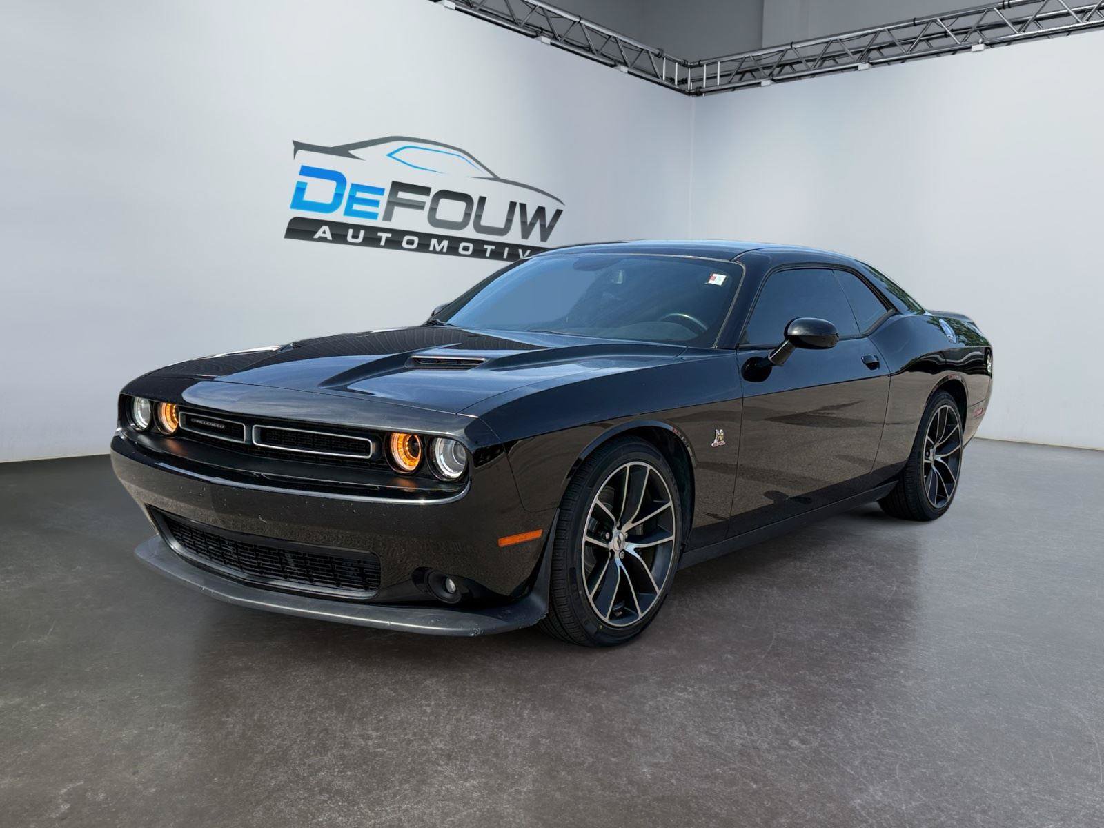 Used 2018 Dodge Challenger R/T Scat Pack w/ Leather Interior Group RWD image 7
