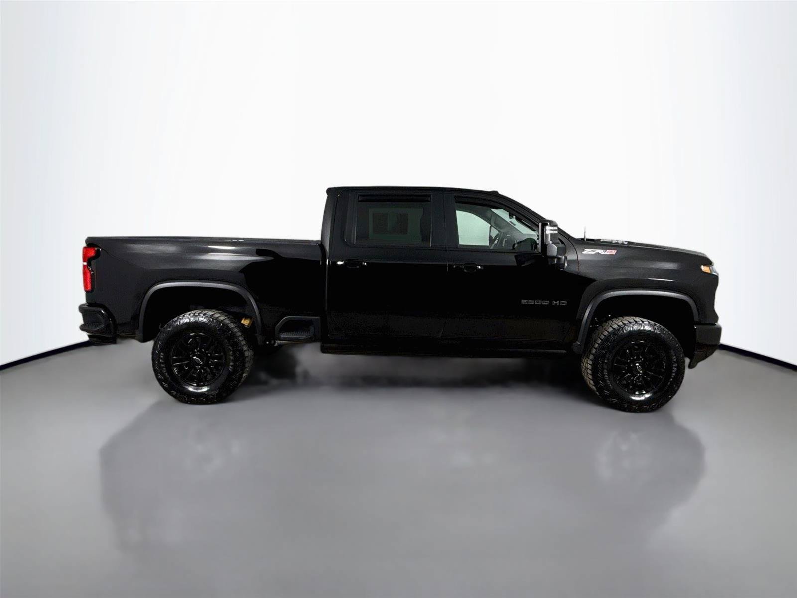Used 2025 Chevrolet Silverado 2500 ZR2 w/ Technology Package AWD/4WD image 10