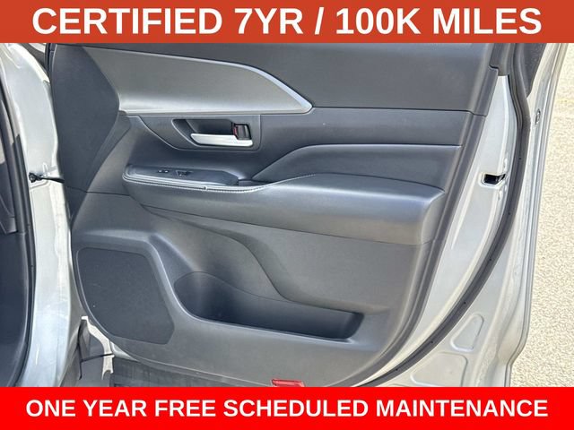 Used 2025 Toyota Grand Highlander AWD image 8