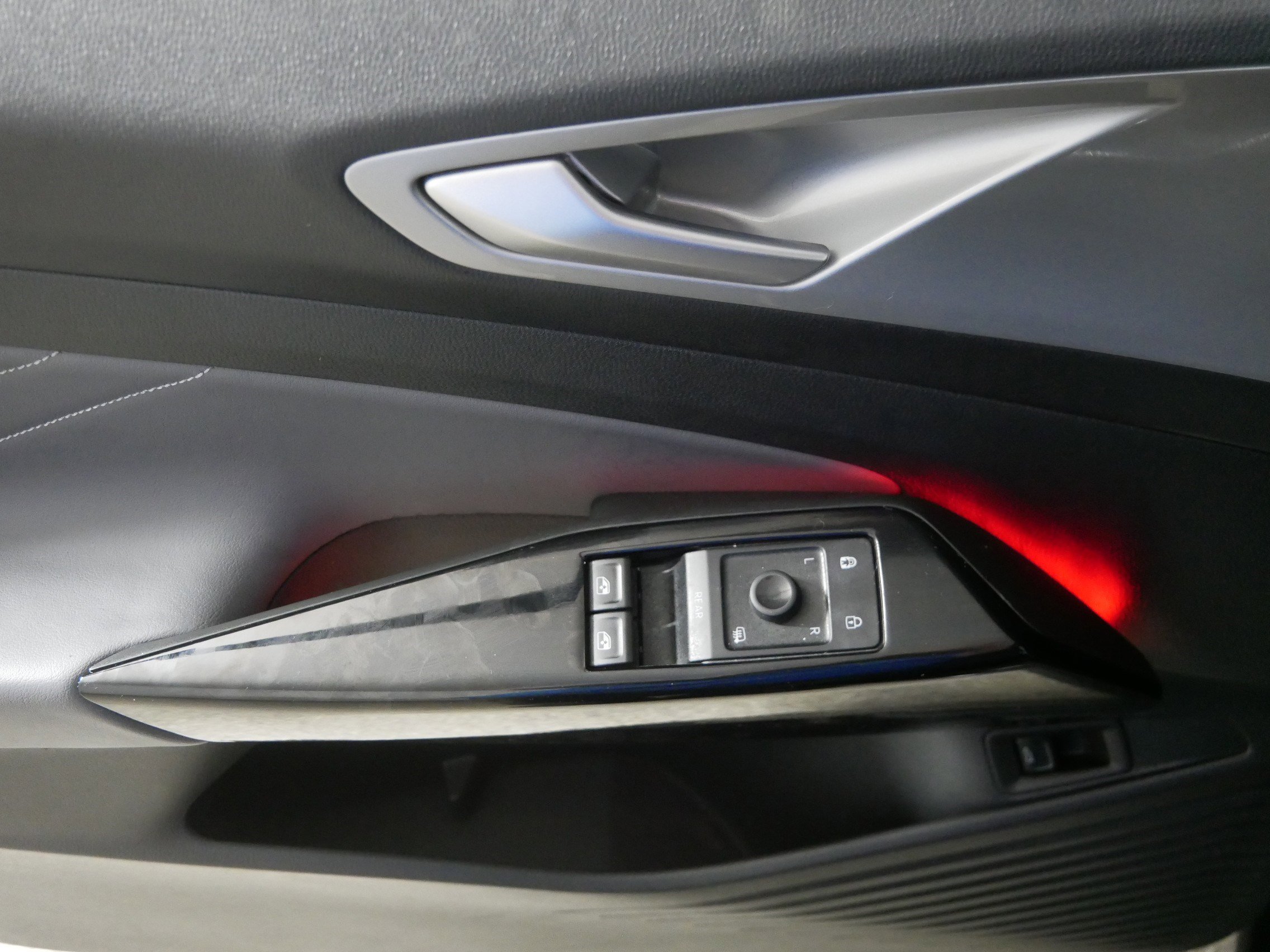 Used 2023 Volkswagen ID.4 Pro S image 19