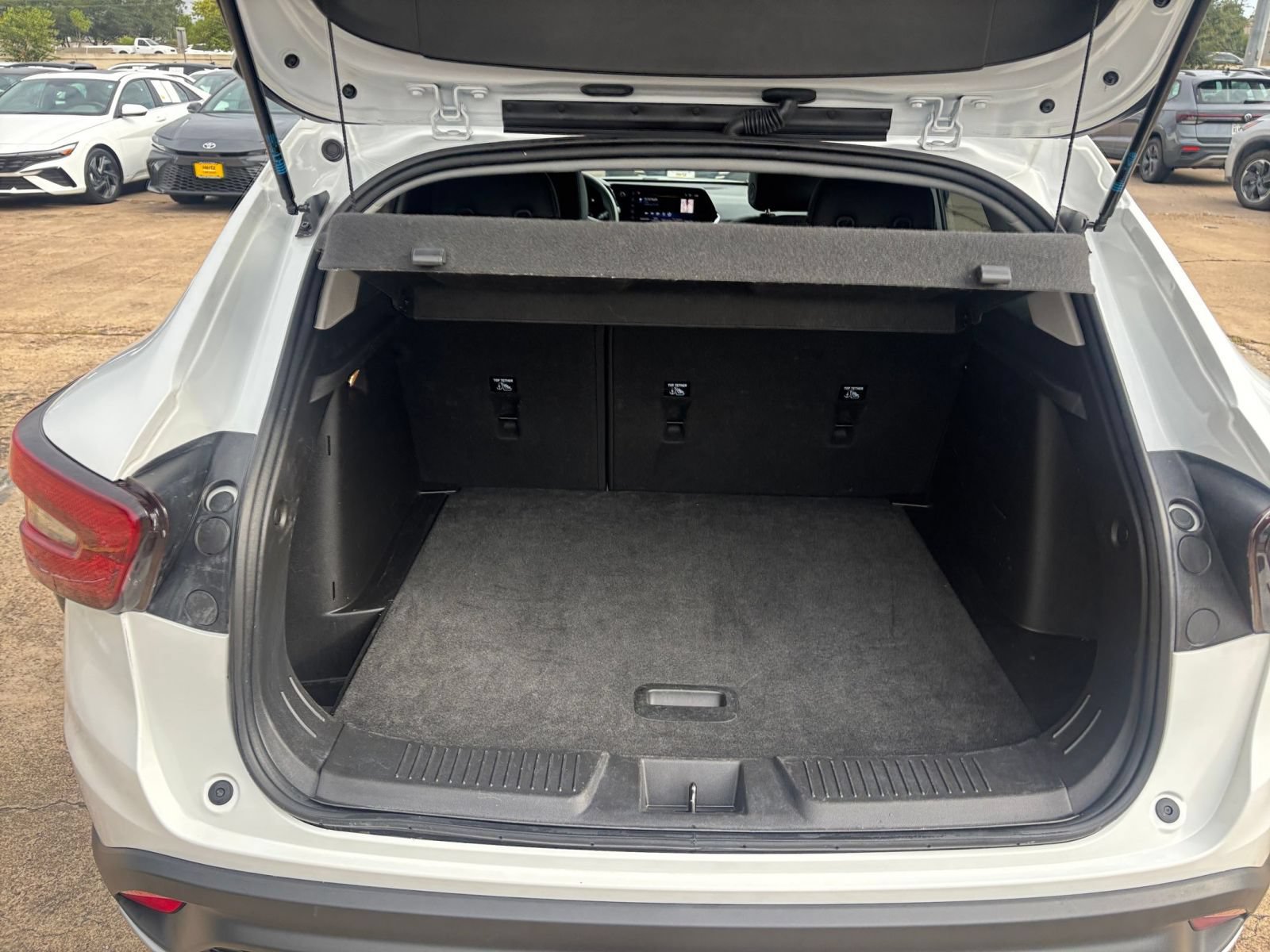 Used 2025 Chevrolet Trax LT FWD image 25