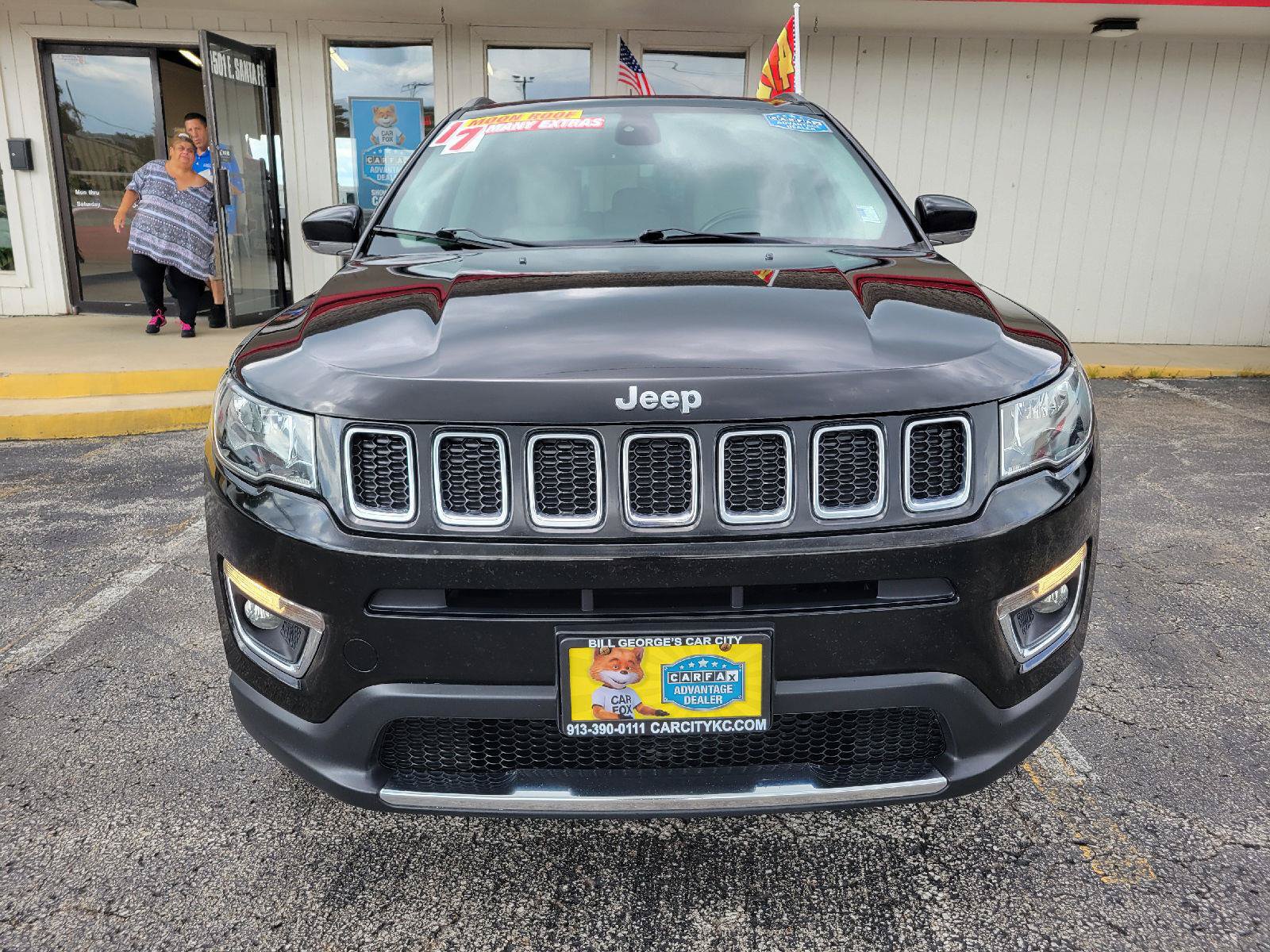 Used 2017 Jeep Compass Limited w/ Navigation Group AWD/4WD image 2