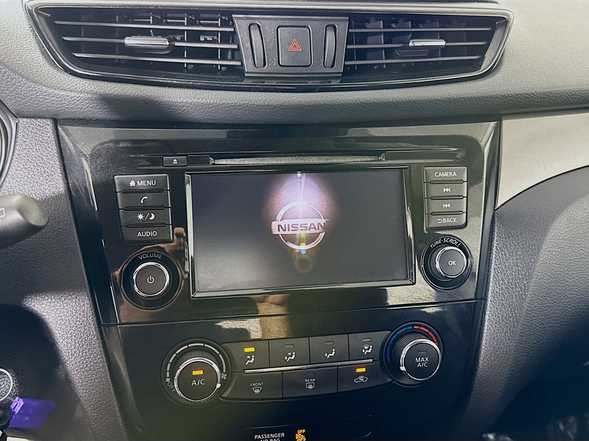 Used 2020 Nissan Rogue Sport S image 18