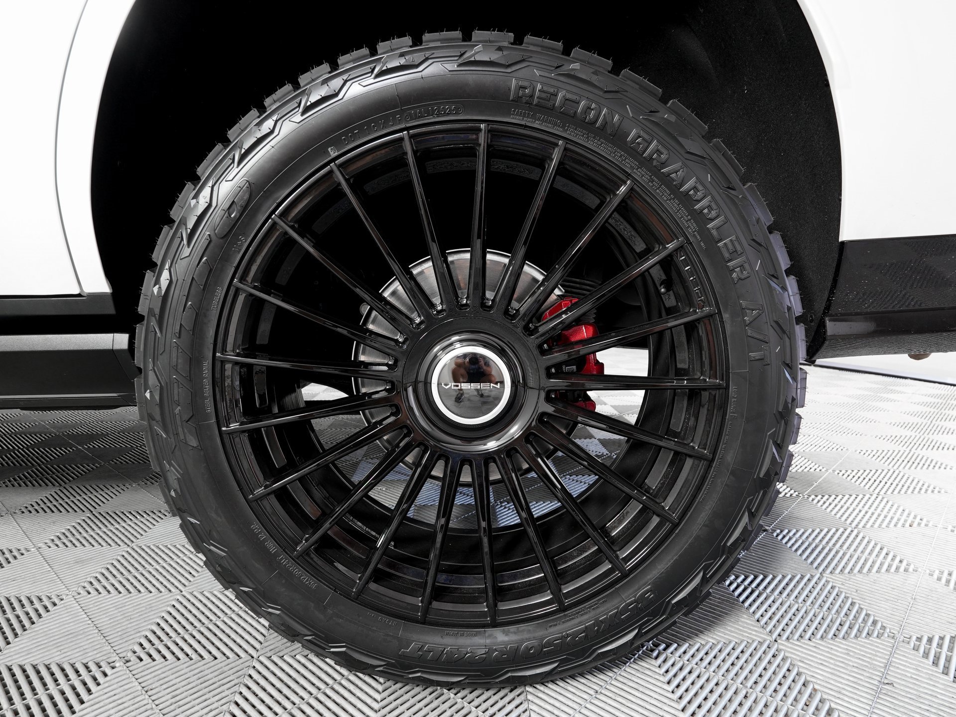 Used 2025 Cadillac Escalade V w/ LPO, Floor Liner Package image 37