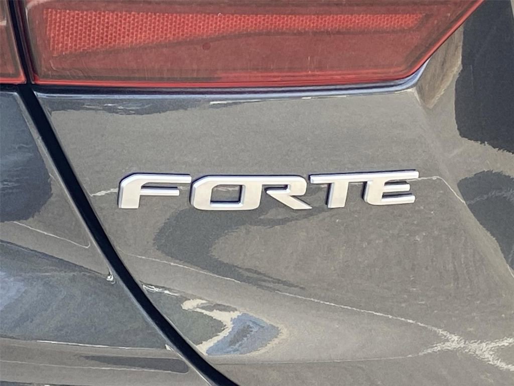 Used 2023 Kia Forte LXS image 11