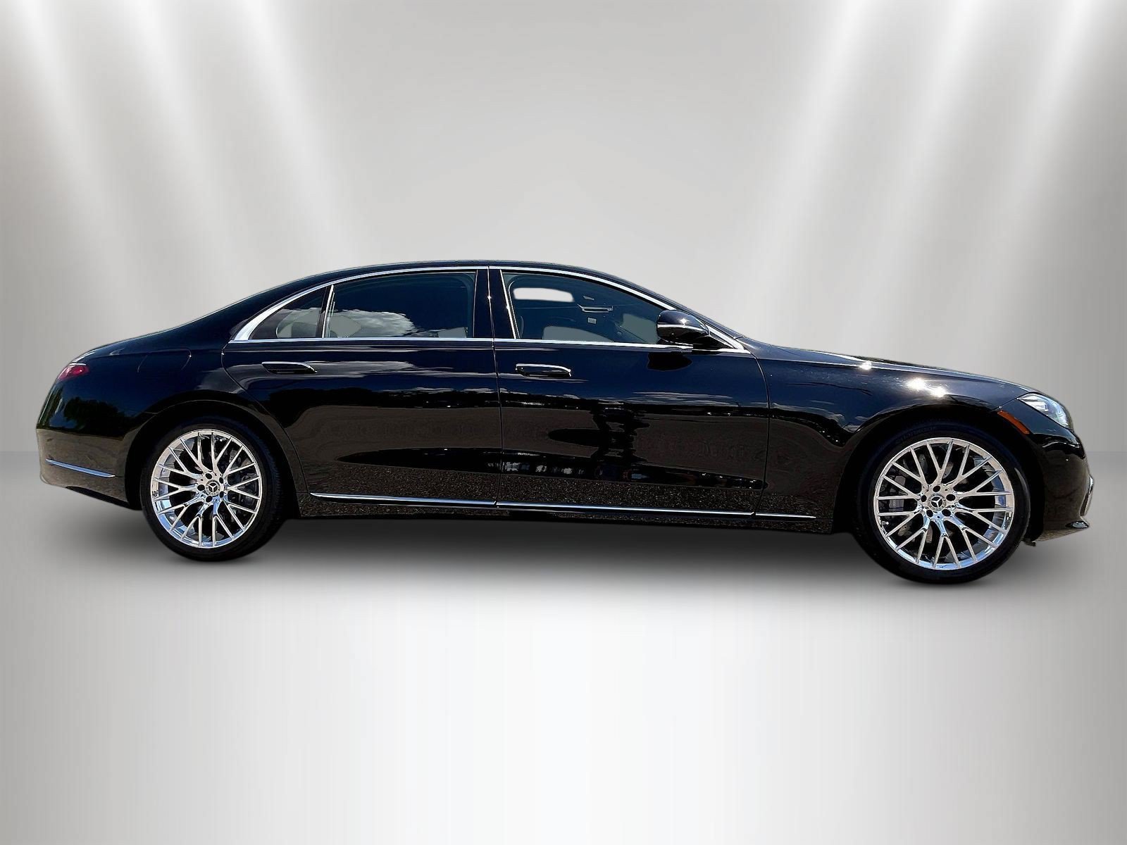 Certified 2025 Mercedes-Benz S 580 4MATIC Sedan image 4