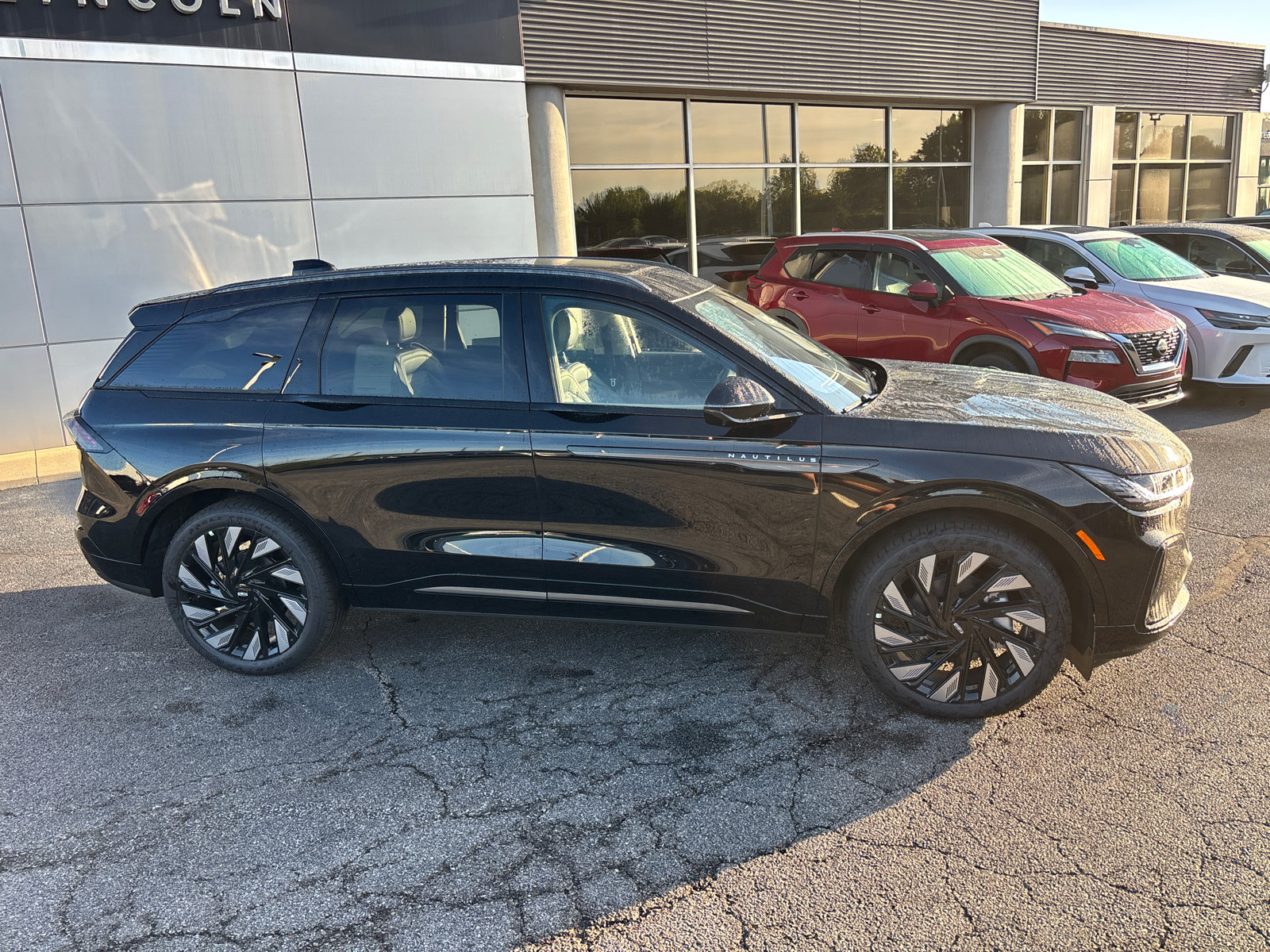 New 2026 Lincoln Nautilus Reserve w/ Jet Appearance Package AWD/4WD image 8