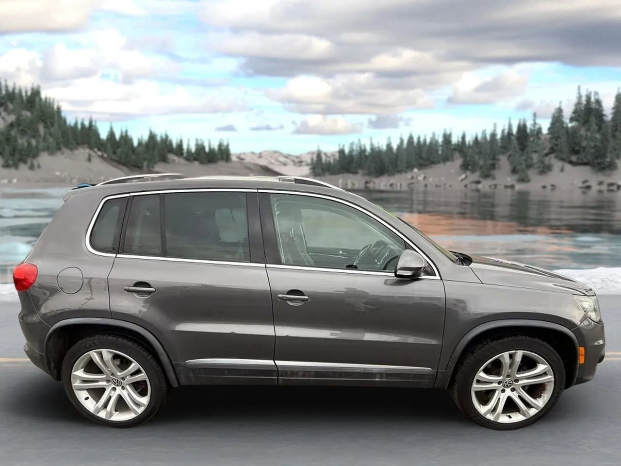 Used 2012 Volkswagen Tiguan S AWD/4WD image 2