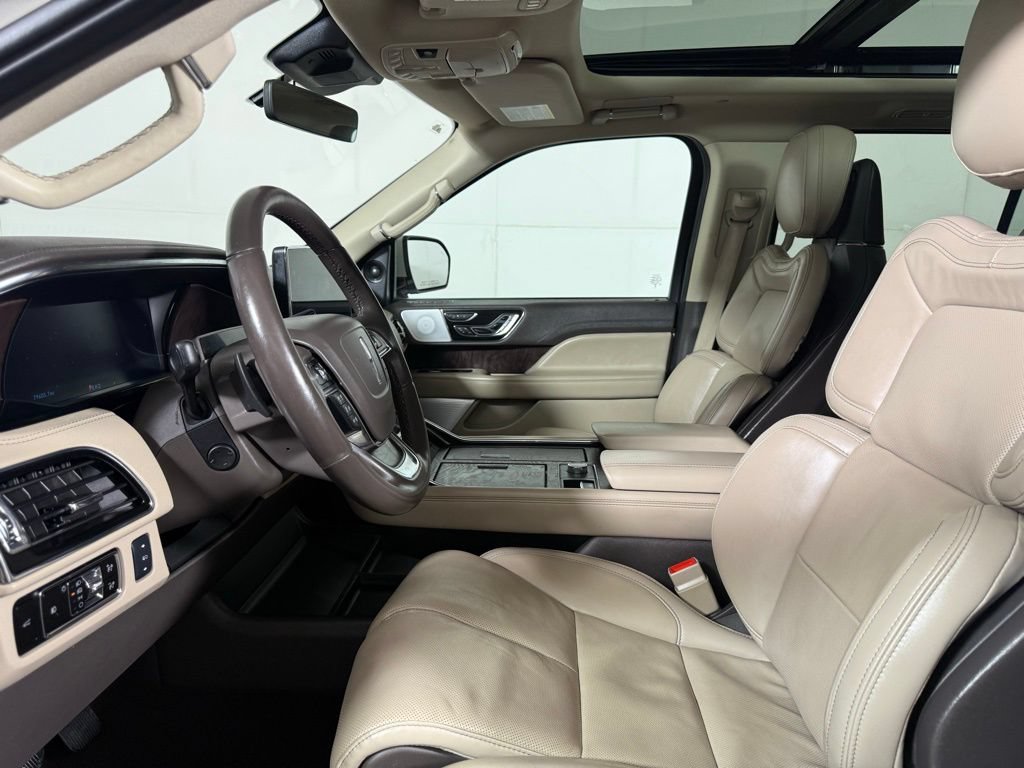 Certified 2024 Lincoln Navigator L Reserve AWD/4WD image 15