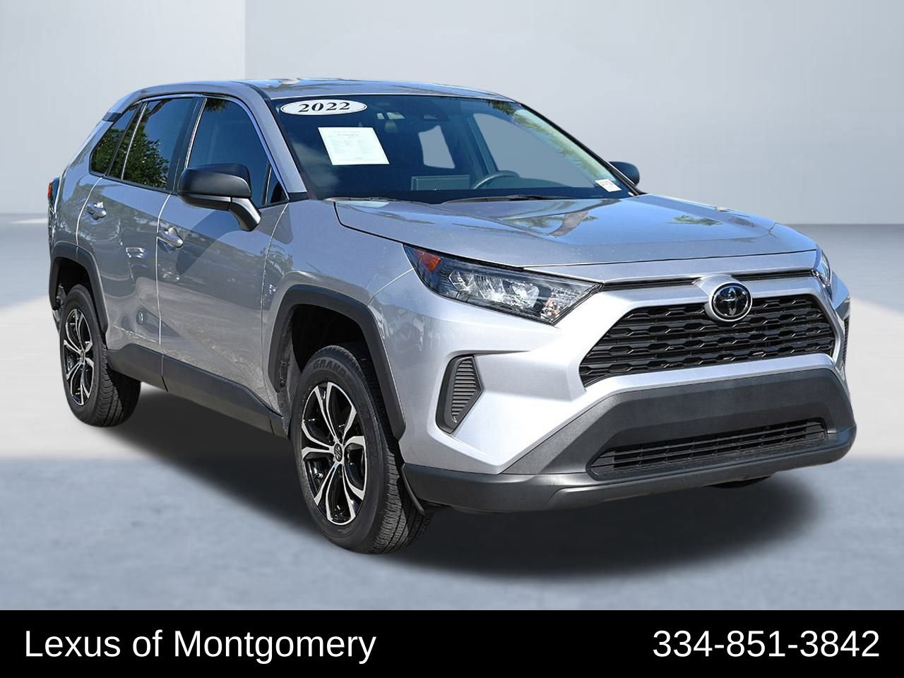 Used 2022 Toyota RAV4 LE image 1
