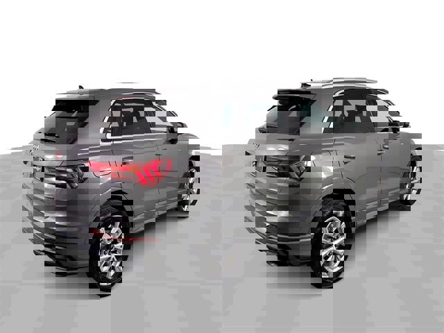 Used 2024 Audi Q3 2.0T Premium image 8