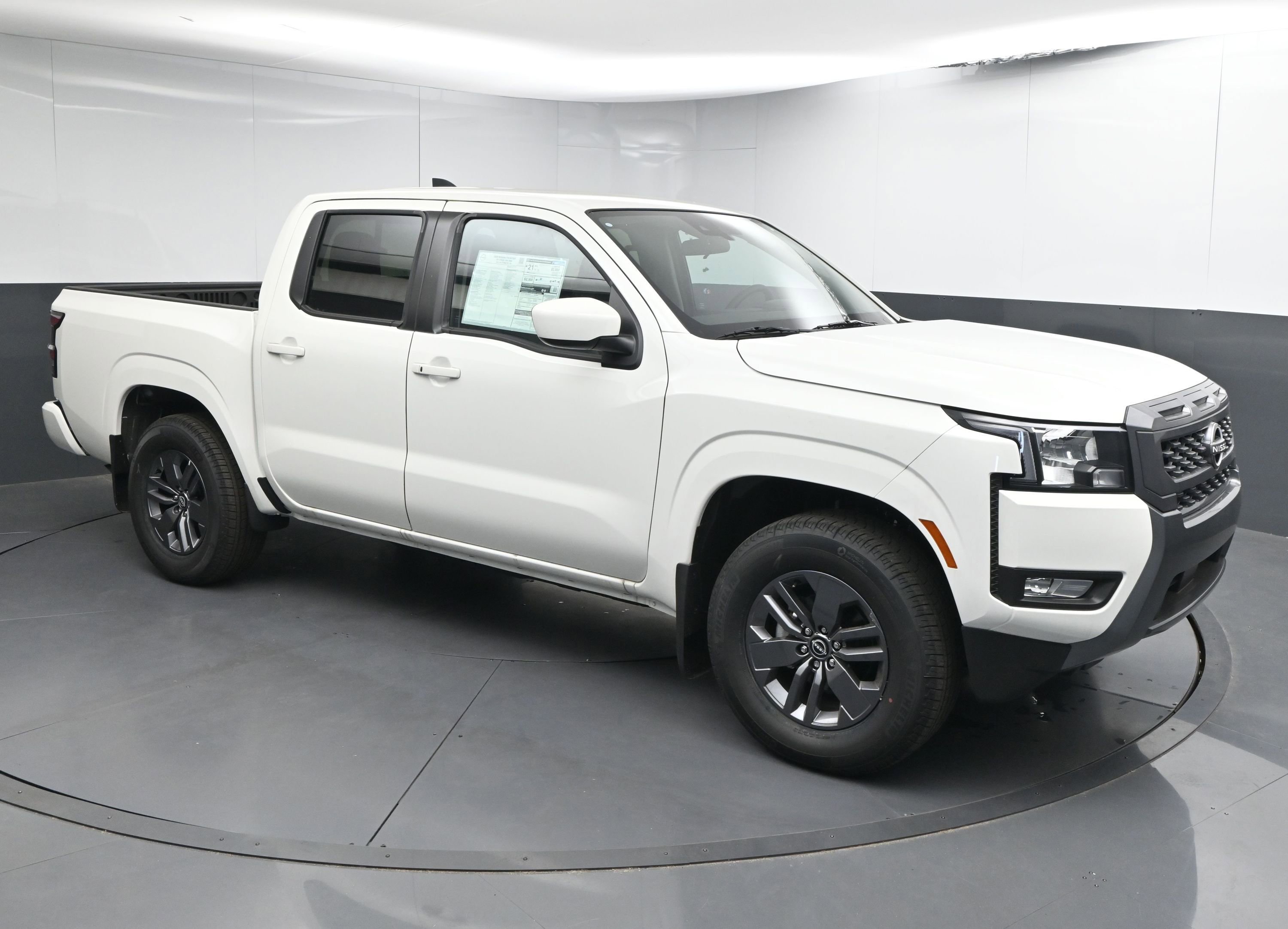New 2025 Nissan Frontier SV w/ SV Convenience Package