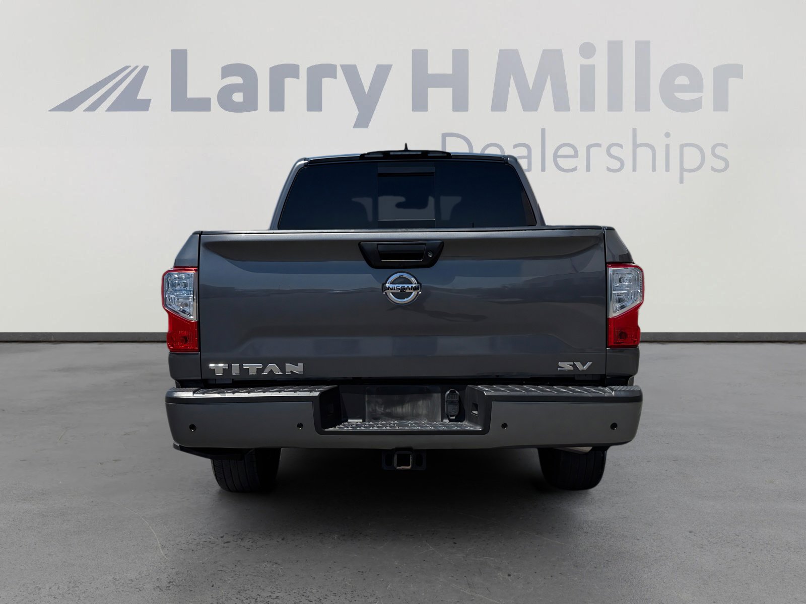 Used 2022 Nissan Titan SV w/ Accessory Utility Package RWD image 4