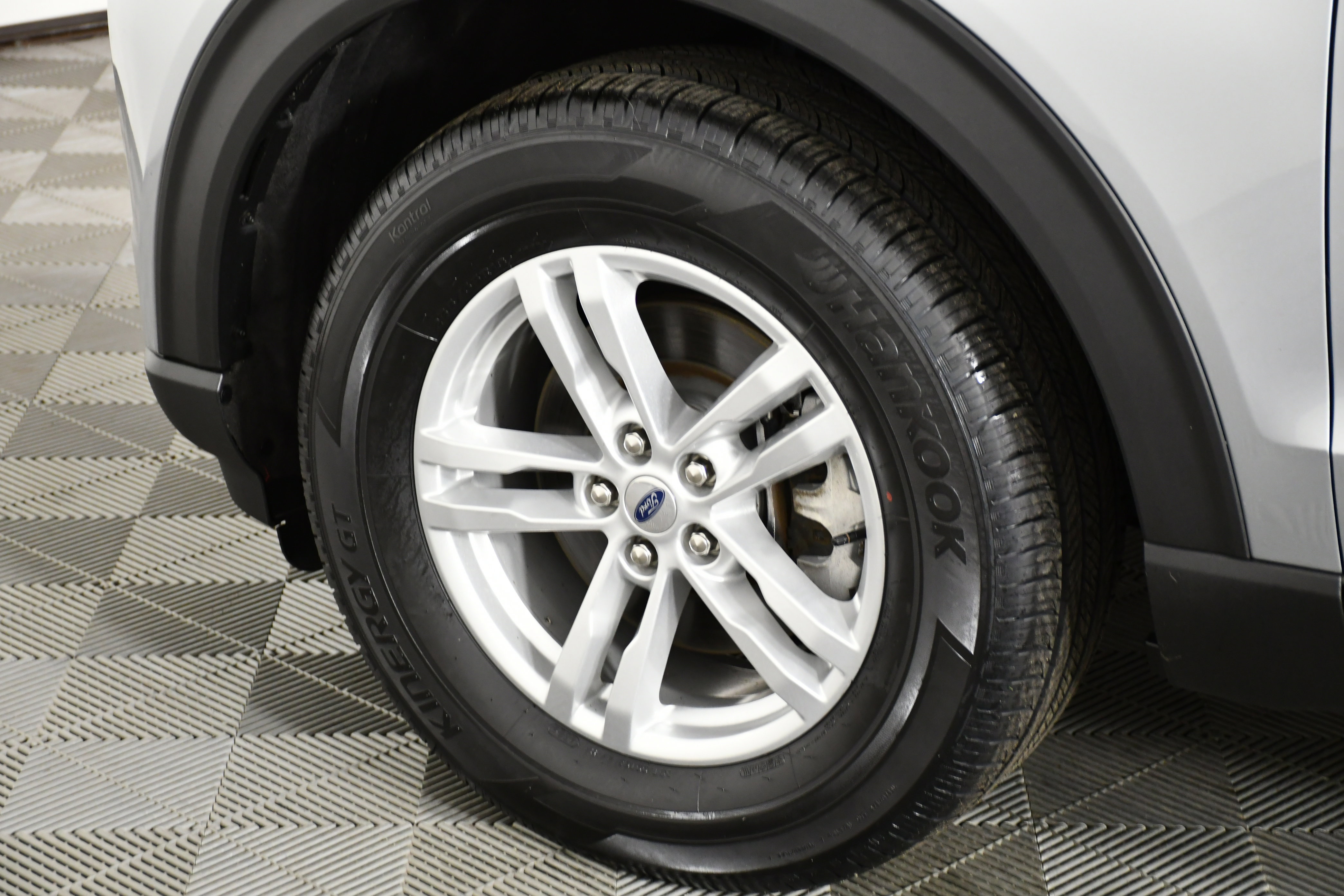 Used 2023 Ford Explorer XLT image 53