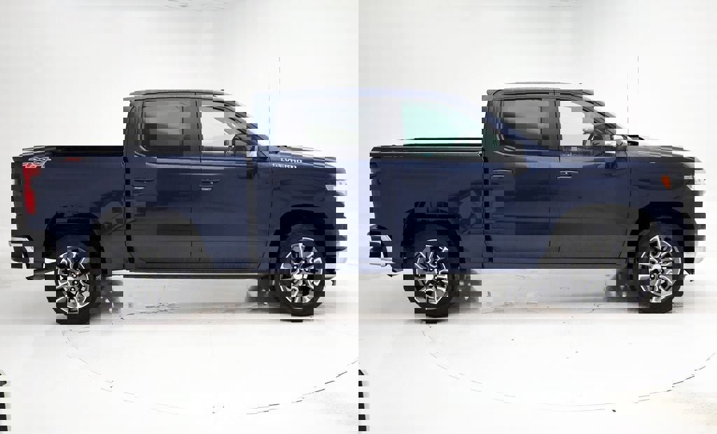 Used 2023 Chevrolet Silverado 1500 LT image 3