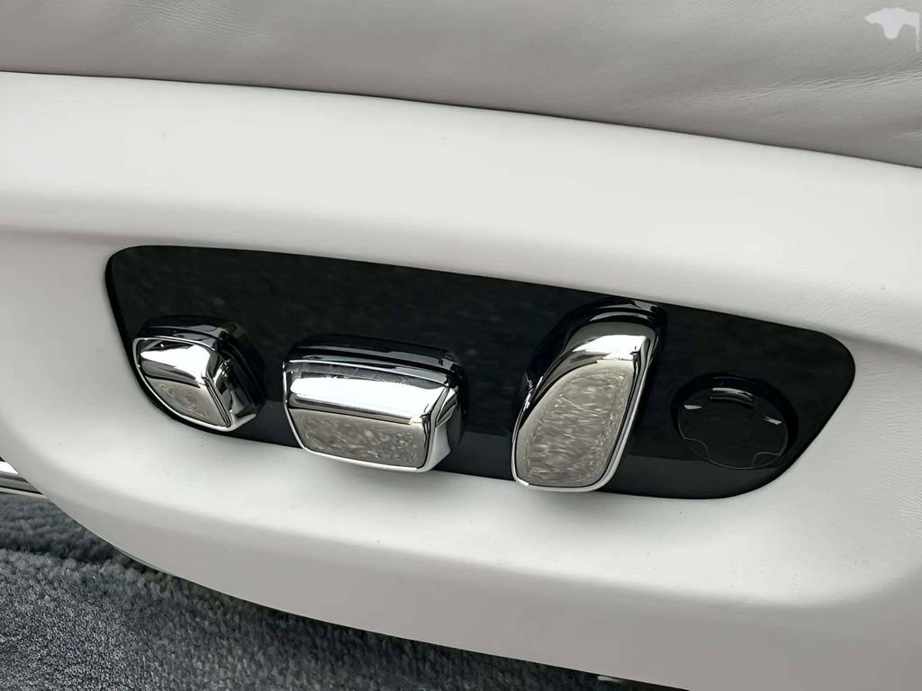 New 2026 Rolls-Royce Cullinan AWD/4WD image 17