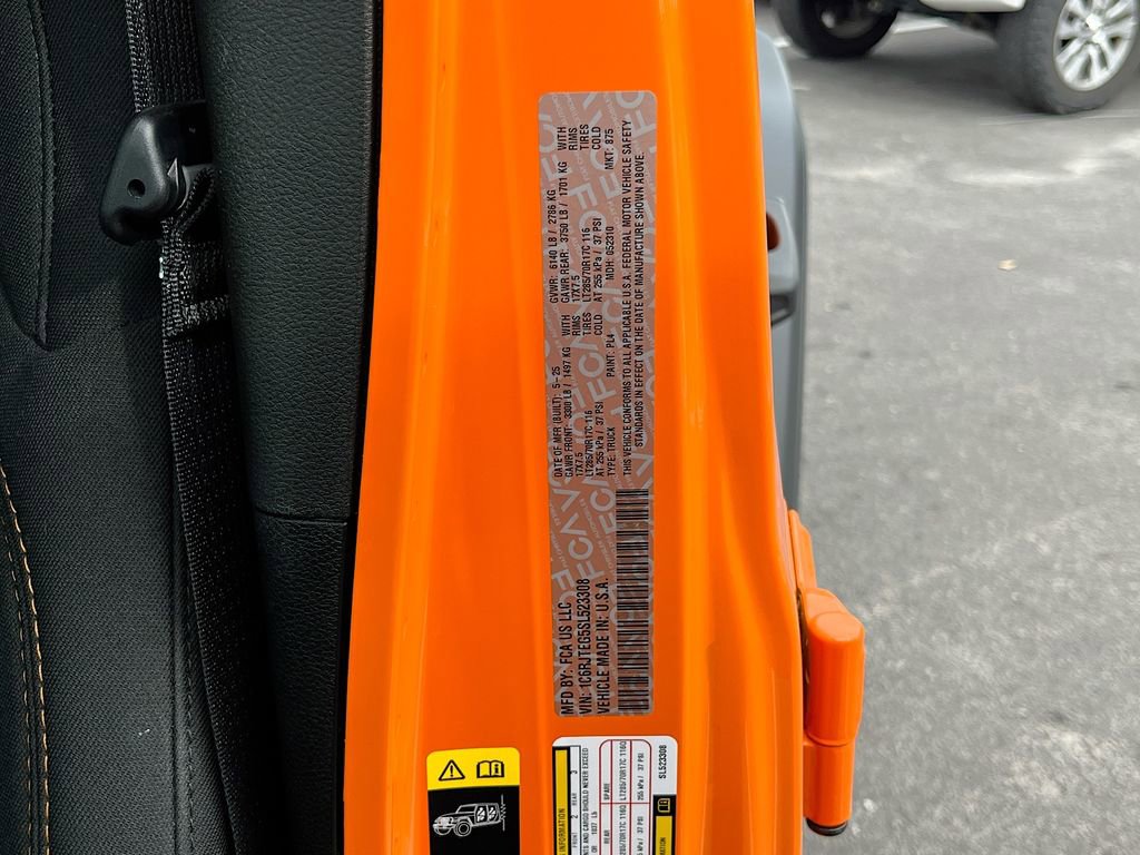 Certified 2025 Jeep Gladiator Mojave image 27