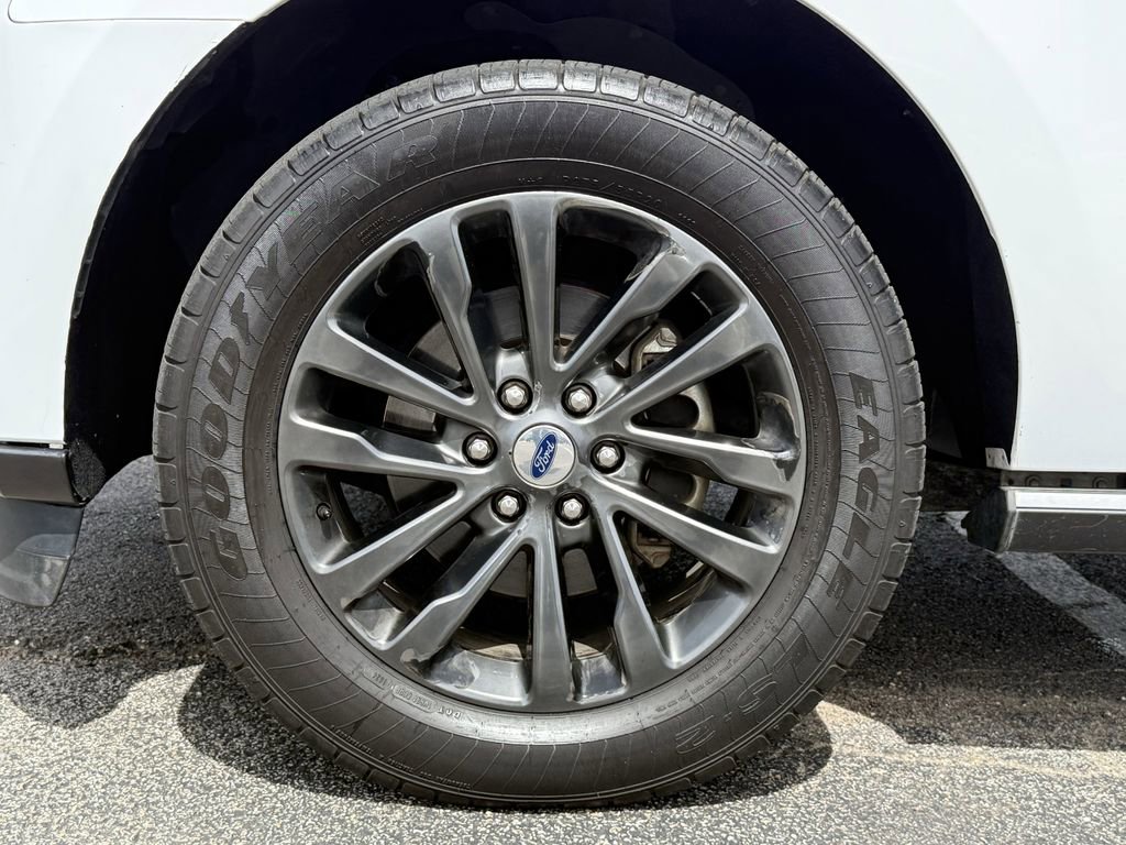 Used 2021 Ford Expedition Max Limited image 9