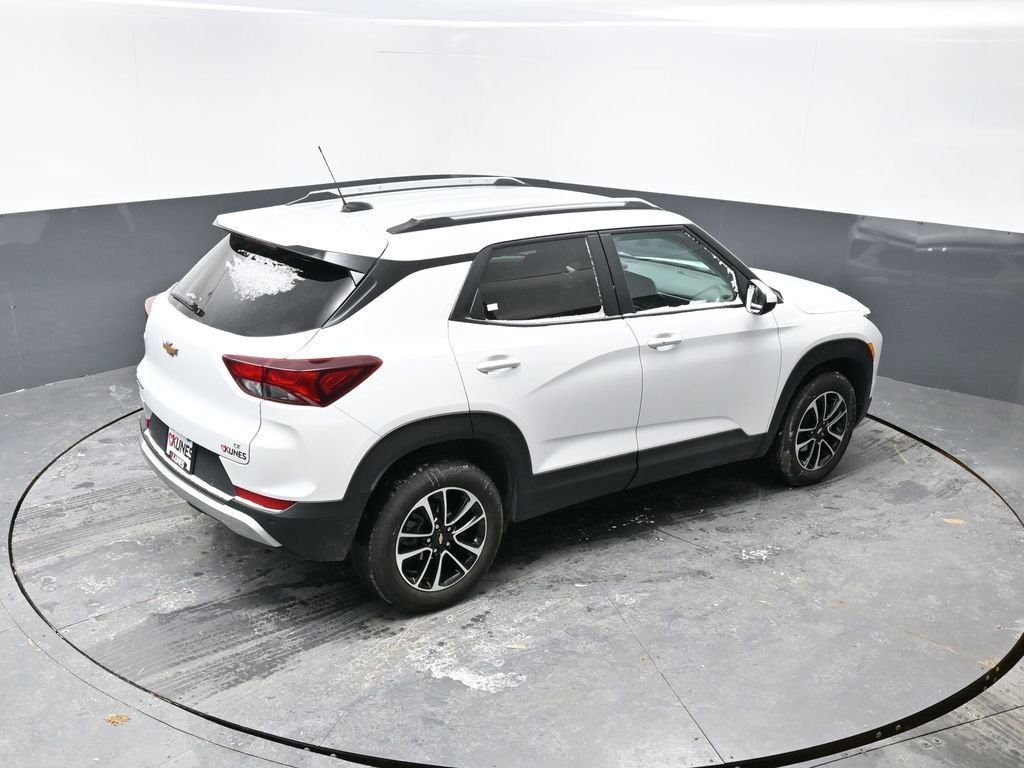 Used 2025 Chevrolet TrailBlazer LT w/ Driver Confidence Package image 35