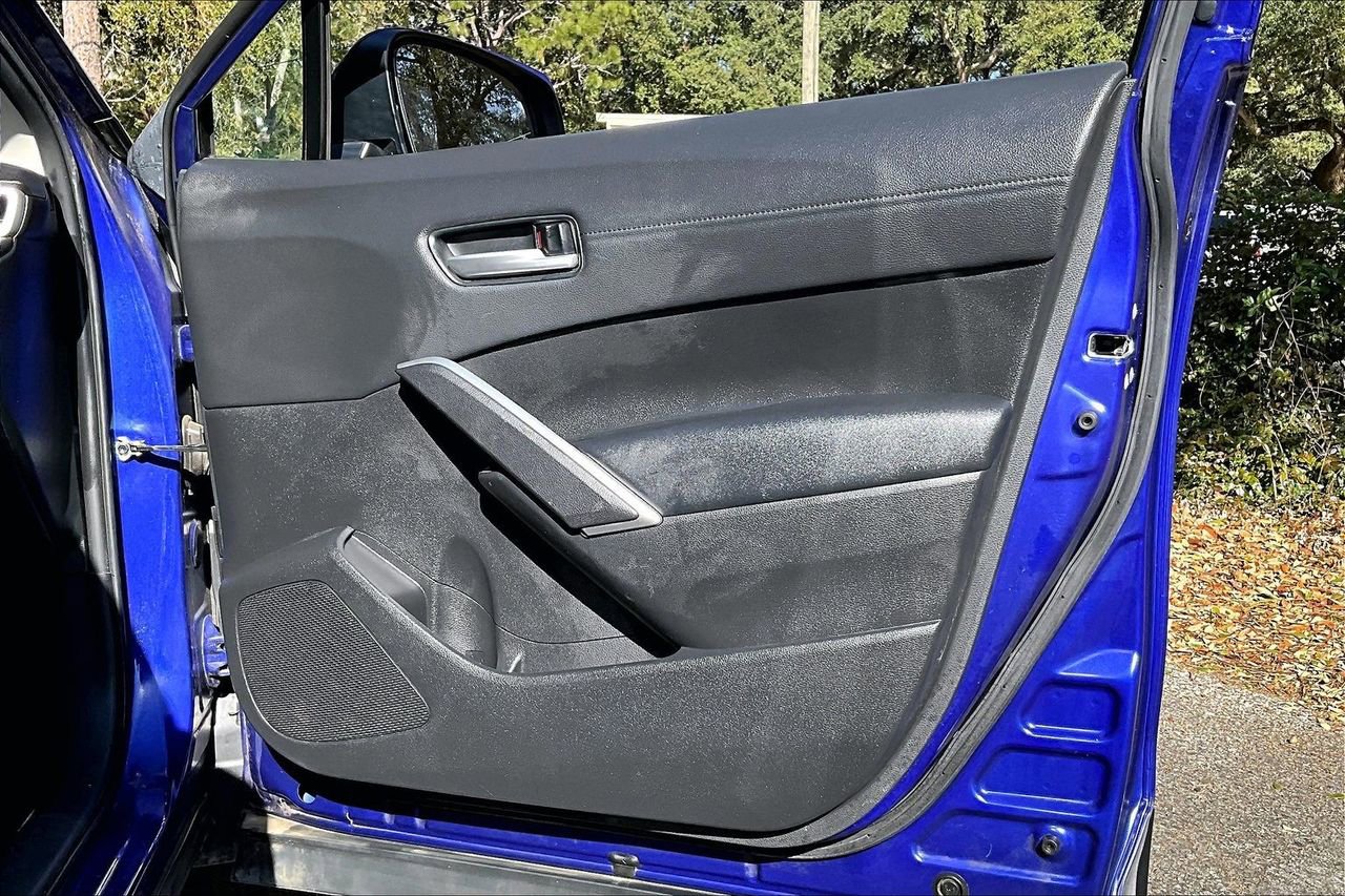 Used 2024 Toyota Corolla Cross XLE image 25