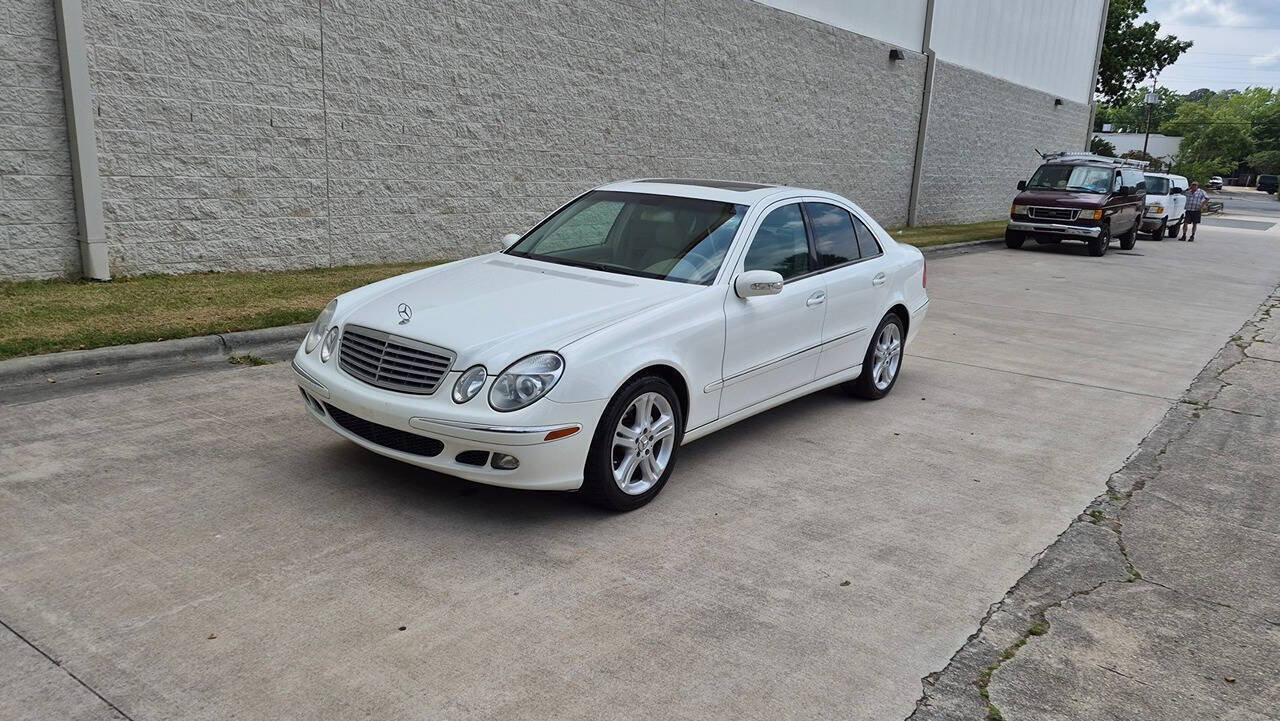Used 2005 Mercedes-Benz E 500 Sedan image 2