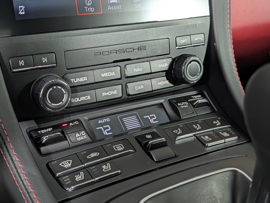 Certified 2024 Porsche 718 Boxster RWD image 30