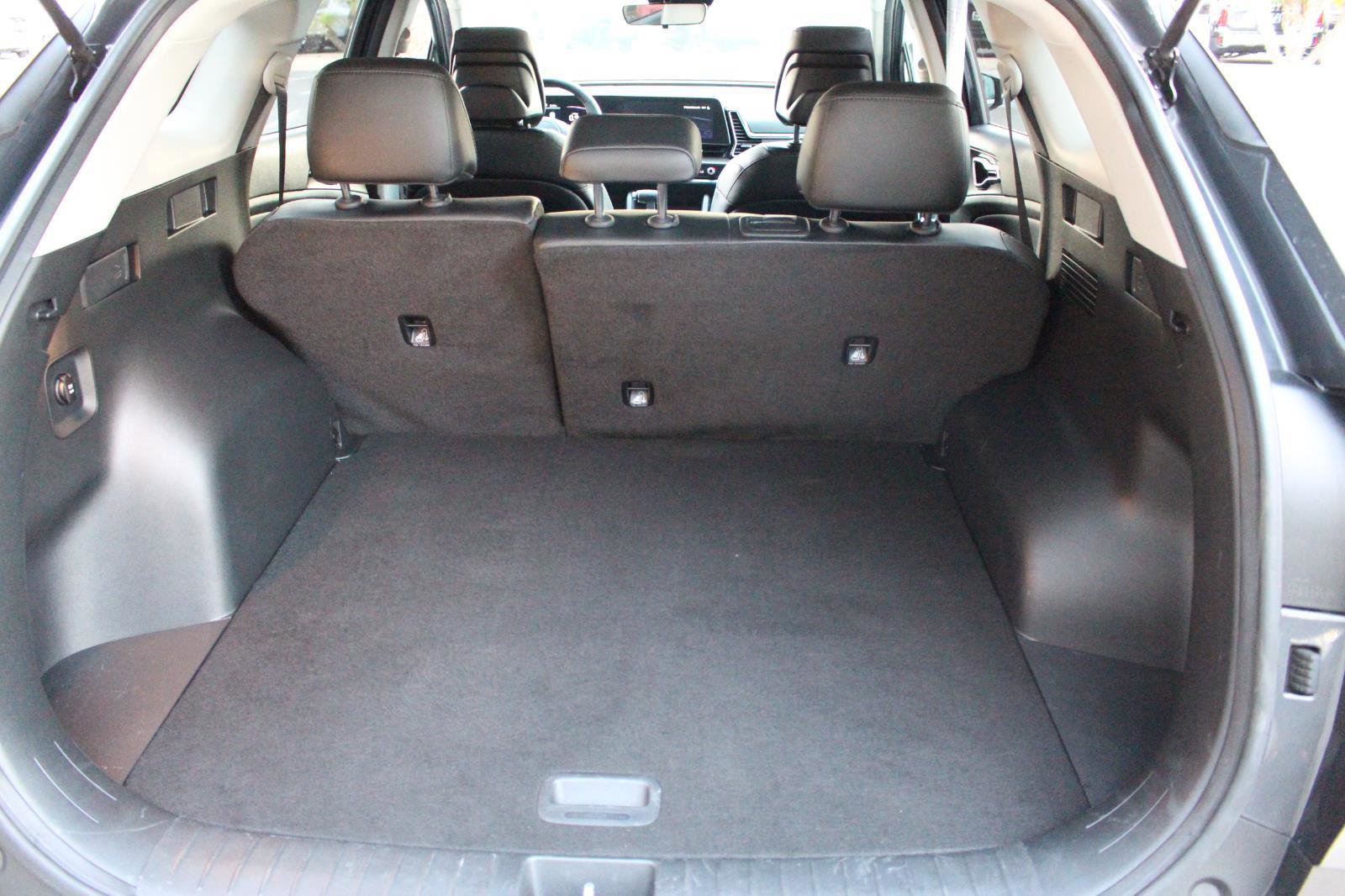 Certified 2024 Kia Sportage EX image 33