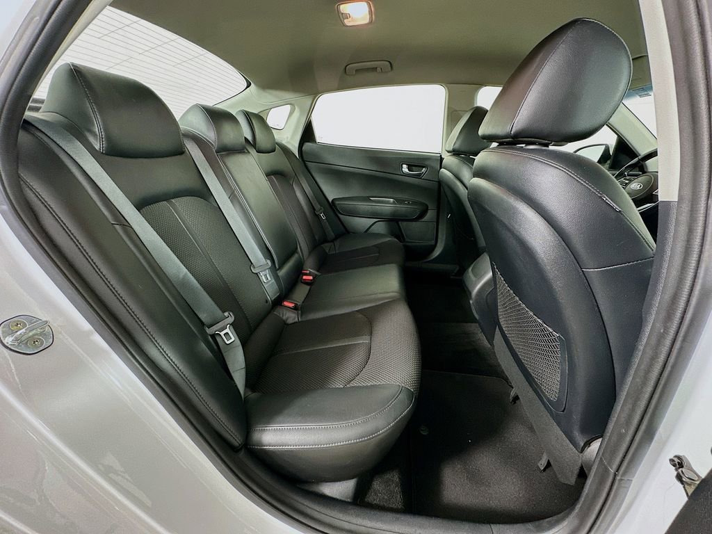 Used 2020 Kia Optima S image 29