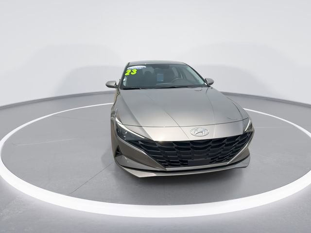 Certified 2023 Hyundai Elantra SEL w/ Convenience Package FWD image 3