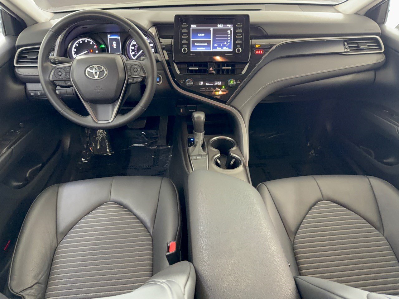 Used 2024 Toyota Camry SE w/ Convenience Package FWD image 17