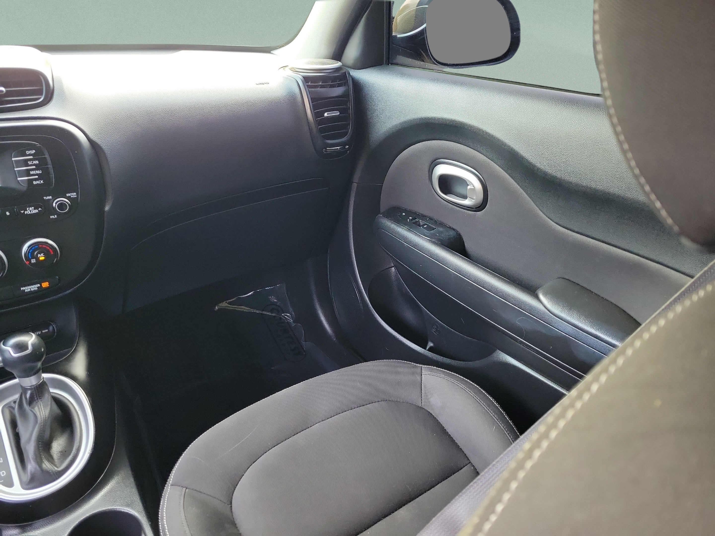 Used 2015 Kia Soul FWD image 11