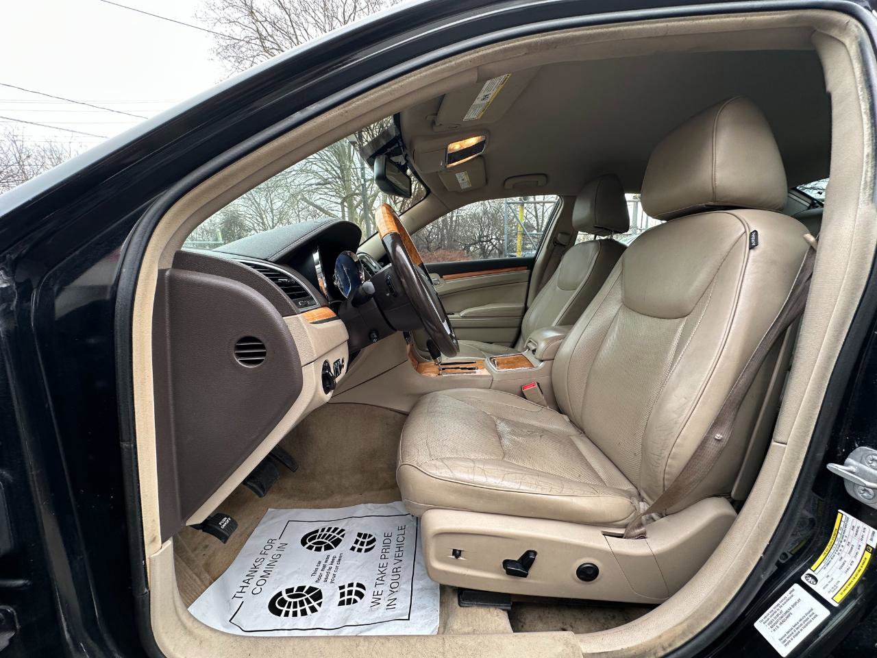 Used 2014 Chrysler 300 C RWD image 27
