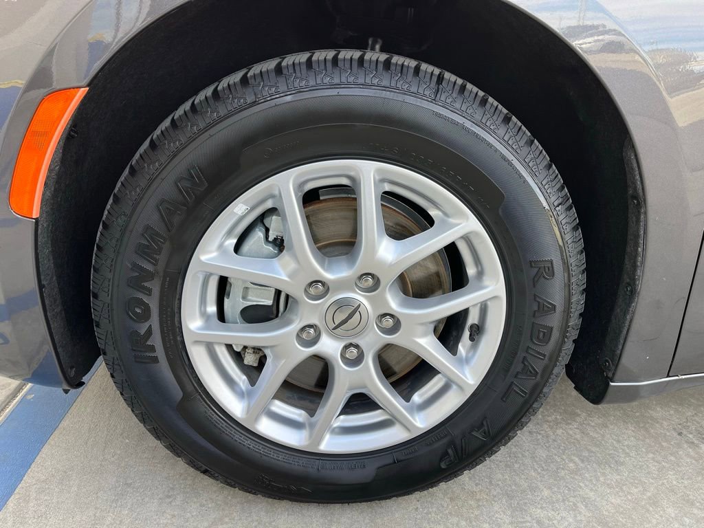 Used 2023 Chrysler Pacifica Touring-L image 21