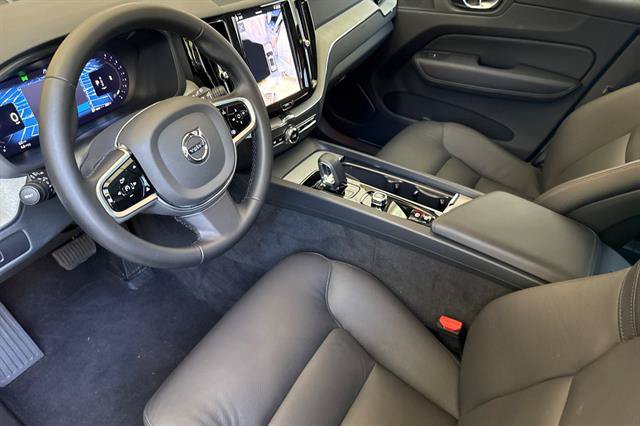 Certified 2025 Volvo XC60 B5 Plus AWD/4WD image 9