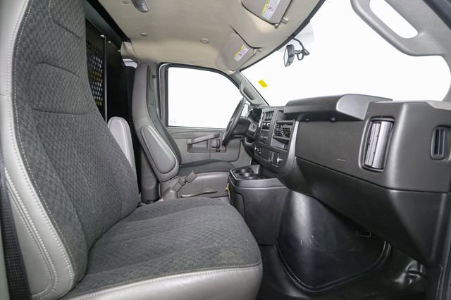 Used 2024 Chevrolet Express 2500 w/ Driver Convenience Package RWD image 15